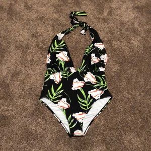 Brand new Cupshe one piece halter swimsuit